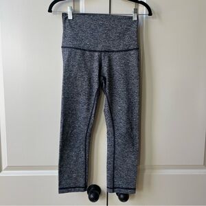 Like New Lululemon Athletica High Rise Cropped Leggings Gray Heathered Size 6